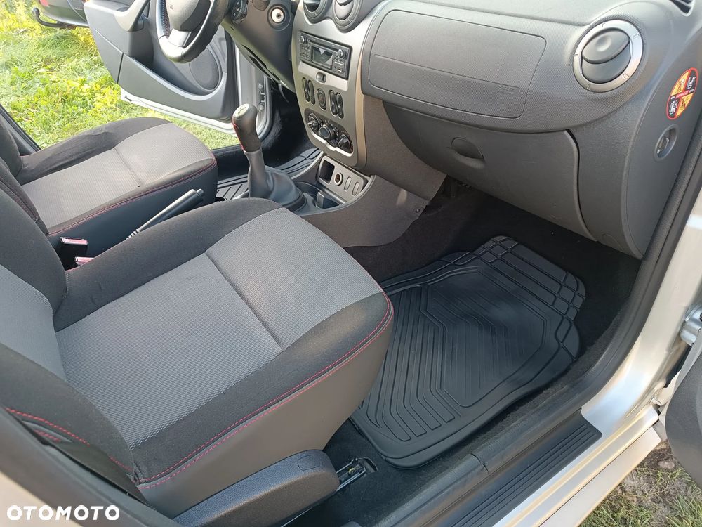 Dacia Duster 1.6 - 10