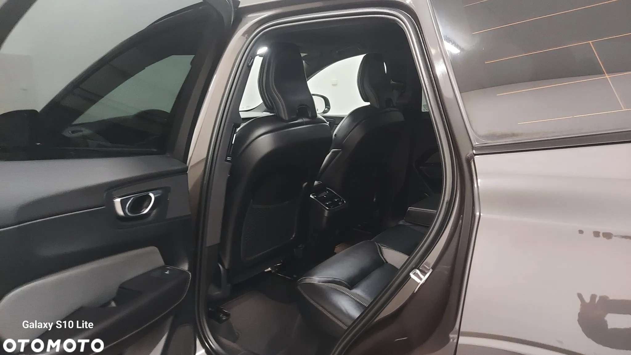 Volvo XC 60 B4 D AWD Plus Dark - 6