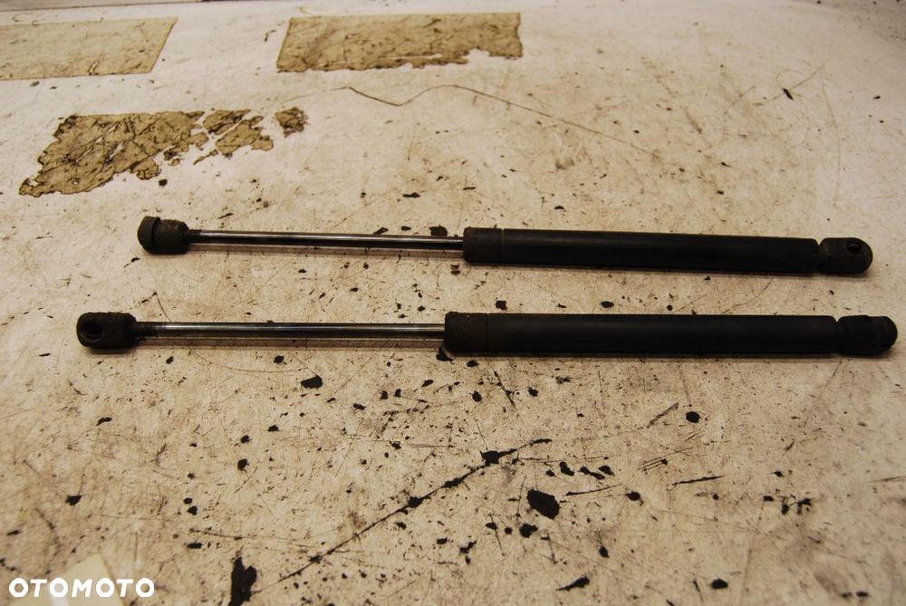 SIŁOWNIK KLAPY BAGAŻNIKA TYŁ TYLNA 8N8827552A AUDI TT 98-06 - 1