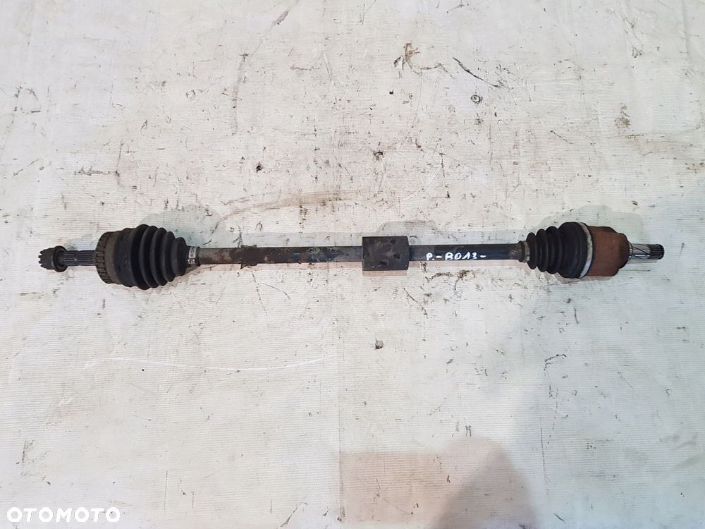 PÓŁOŚ PRAWA PRAWY PRZÓD MERIVA A CORSA C 1.8B - 1