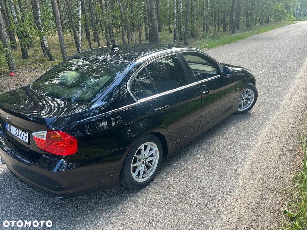 BMW Seria 3 320i - 5