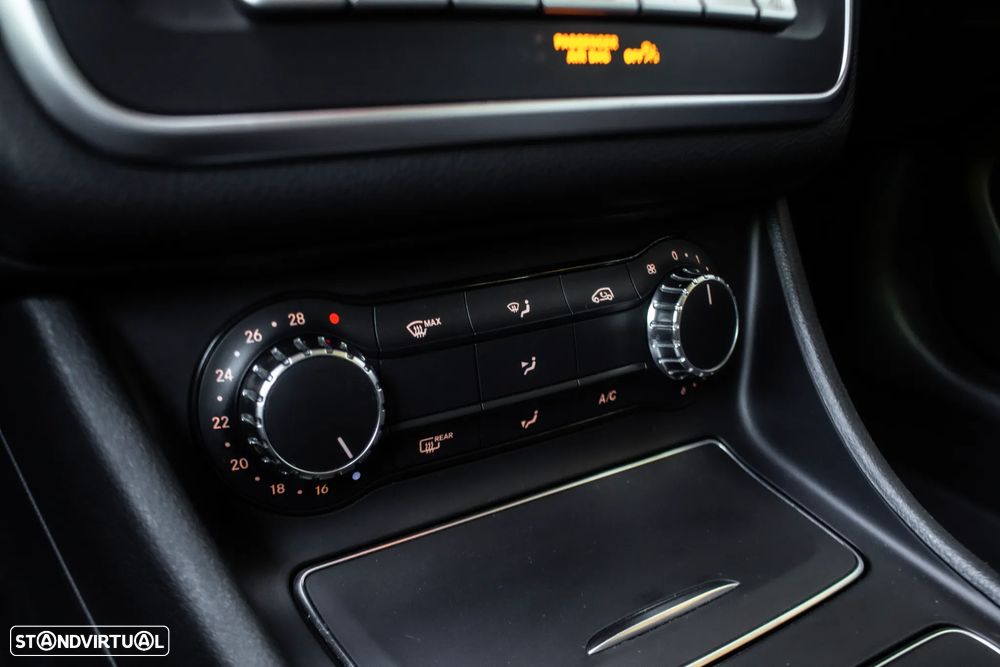 Mercedes-Benz CLA 200 d 4Matic 7G-DCT - 14