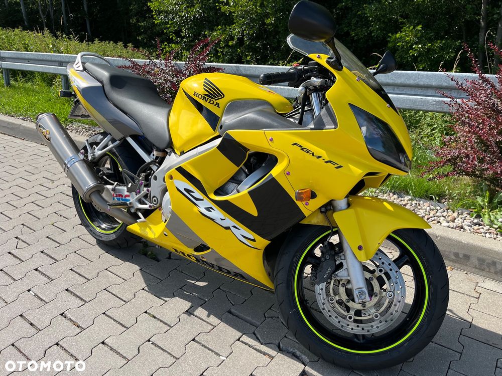 Honda CBR - 1