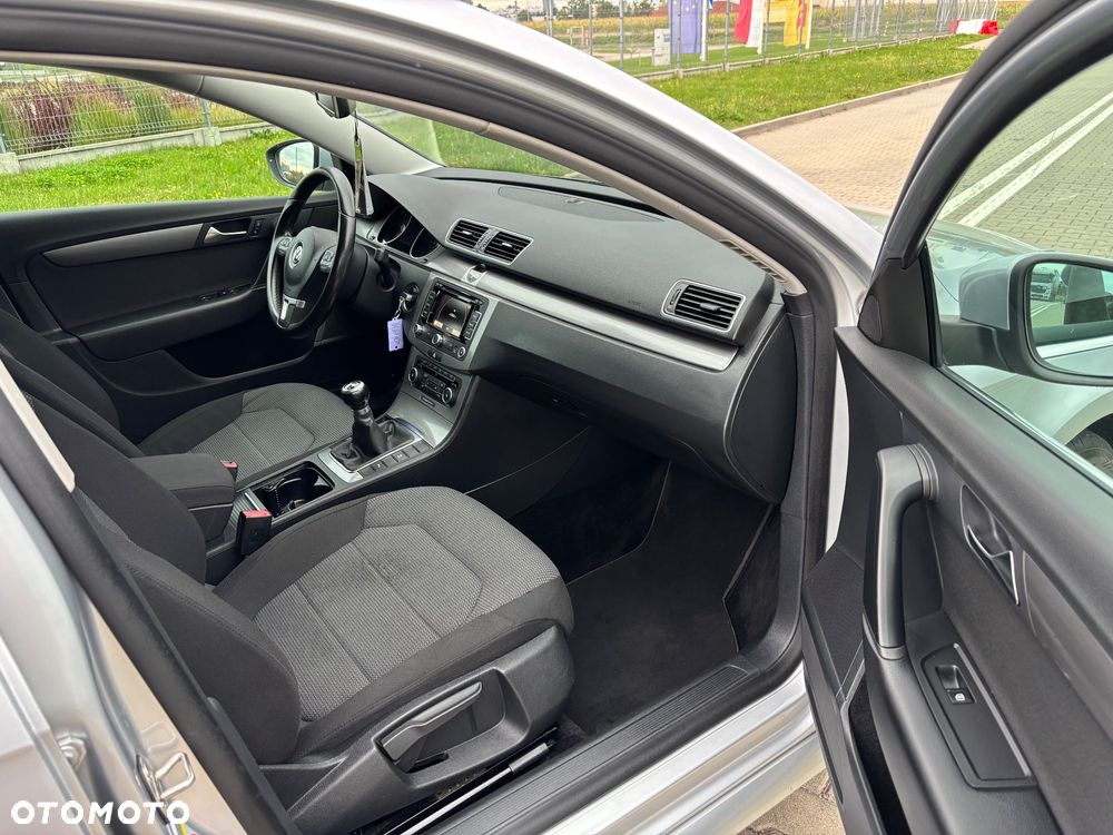 Volkswagen Passat 2.0 TDI BlueMotion Technology Highline - 26