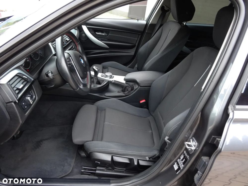BMW Seria 3 318d Sport Line - 22