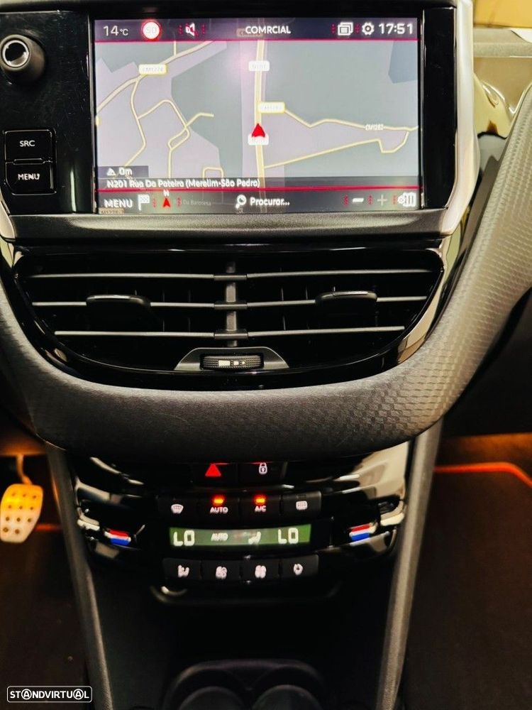 Peugeot 2008 1.2 PureTech GT Line - 23