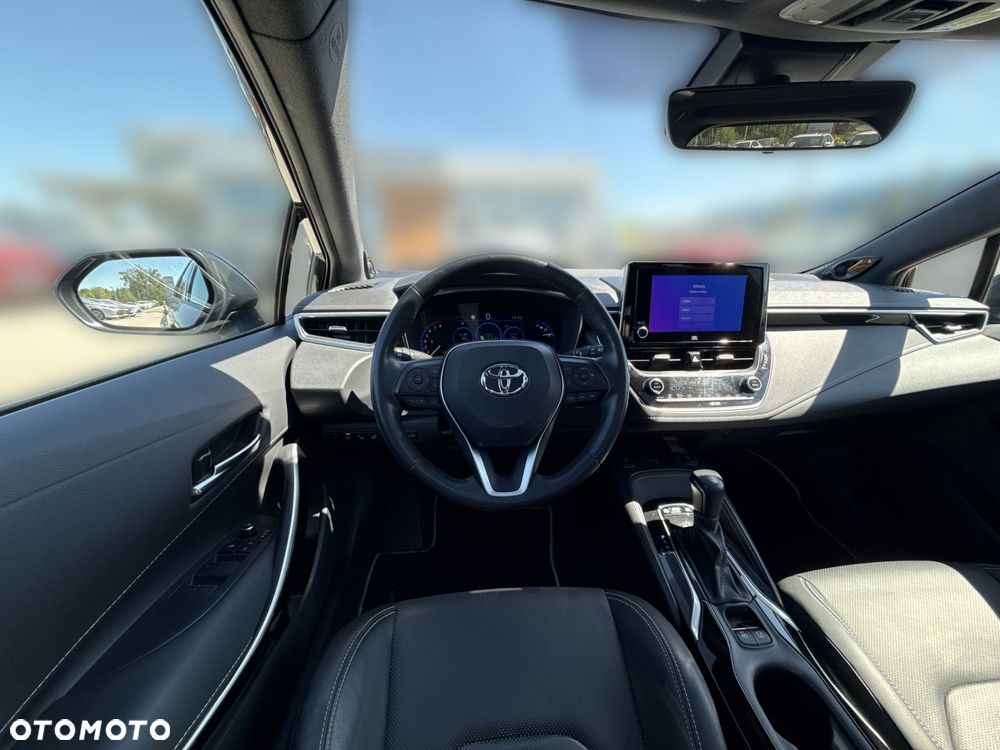 Toyota Corolla - 13