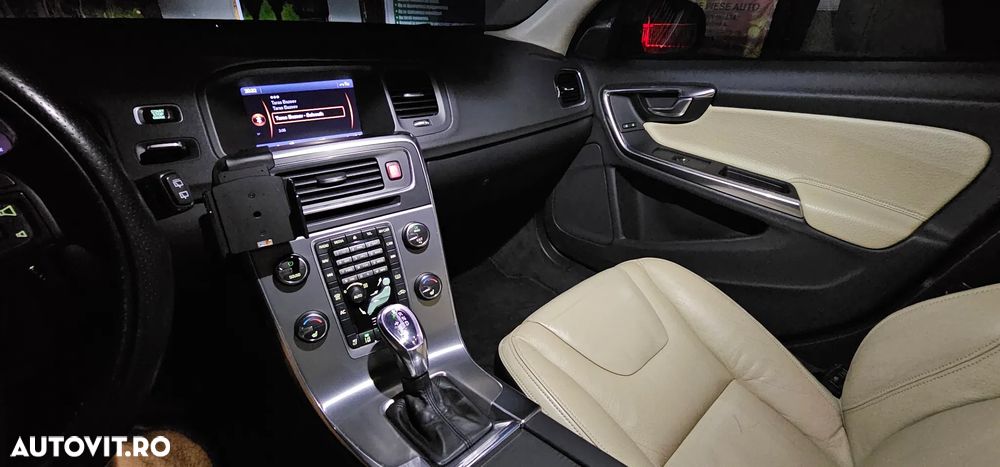 Volvo V60 D3 Geartronic Summum - 7