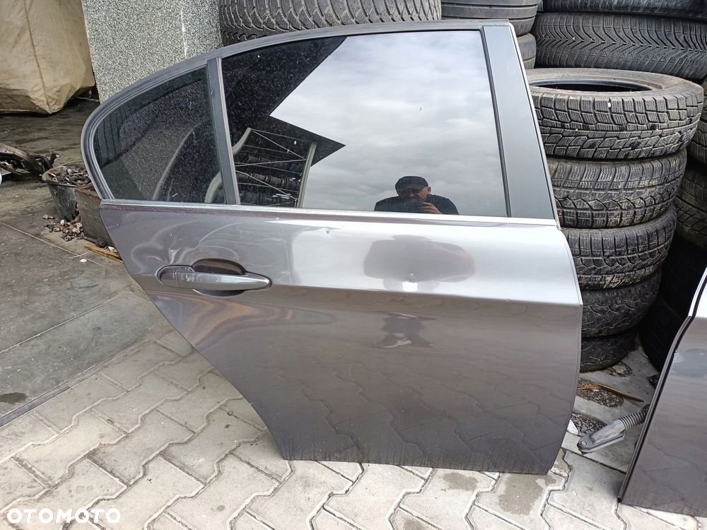 DRZWI PRAWY TYŁ BMW E90 A22/7 - 1