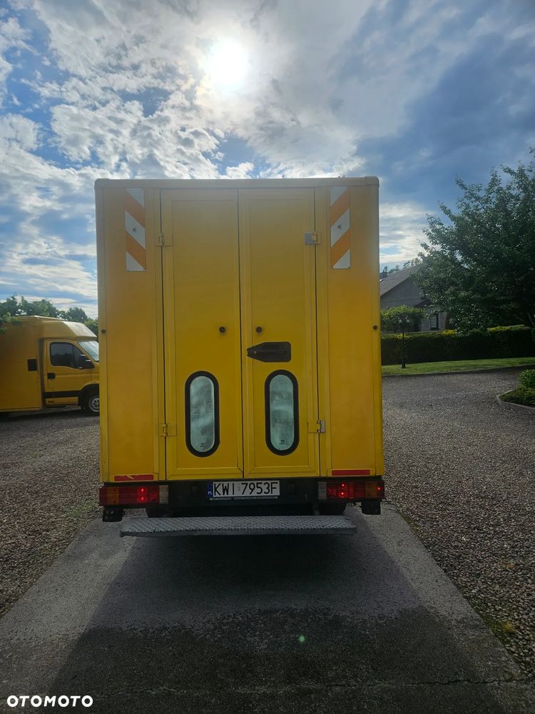 Mercedes-Benz Sprinter - 13