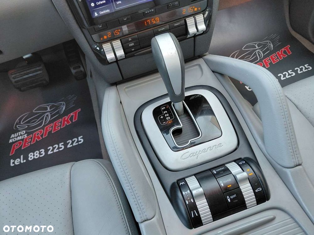 Porsche Cayenne - 23