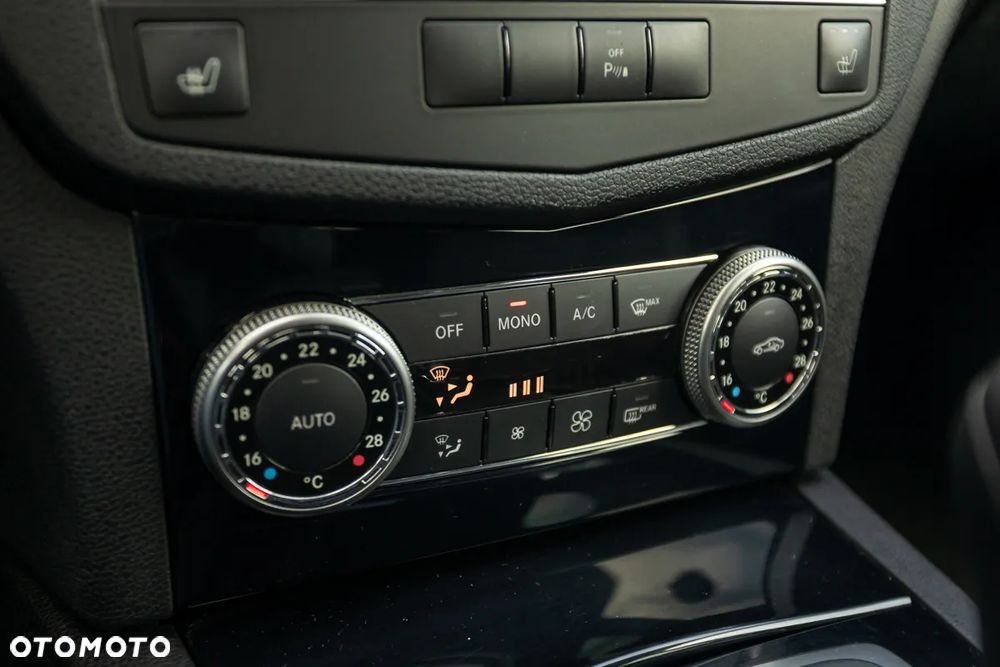 Mercedes-Benz Klasa C 200 CDI DPF Automatik Elegance - 26