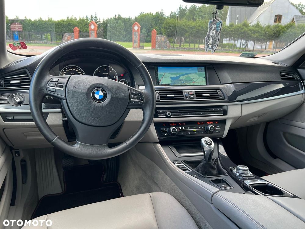 BMW Seria 5 520d Blue Performance - 13