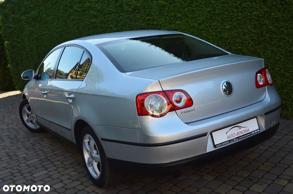 Volkswagen Passat 1.6 Trendline - 5