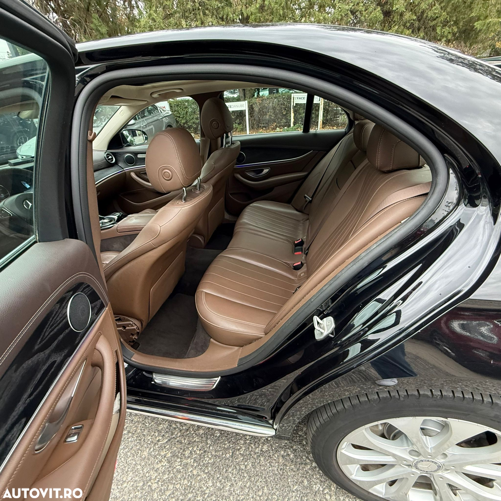 Mercedes-Benz E 220 d Aut. - 10