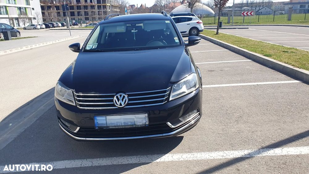 Volkswagen Passat - 1