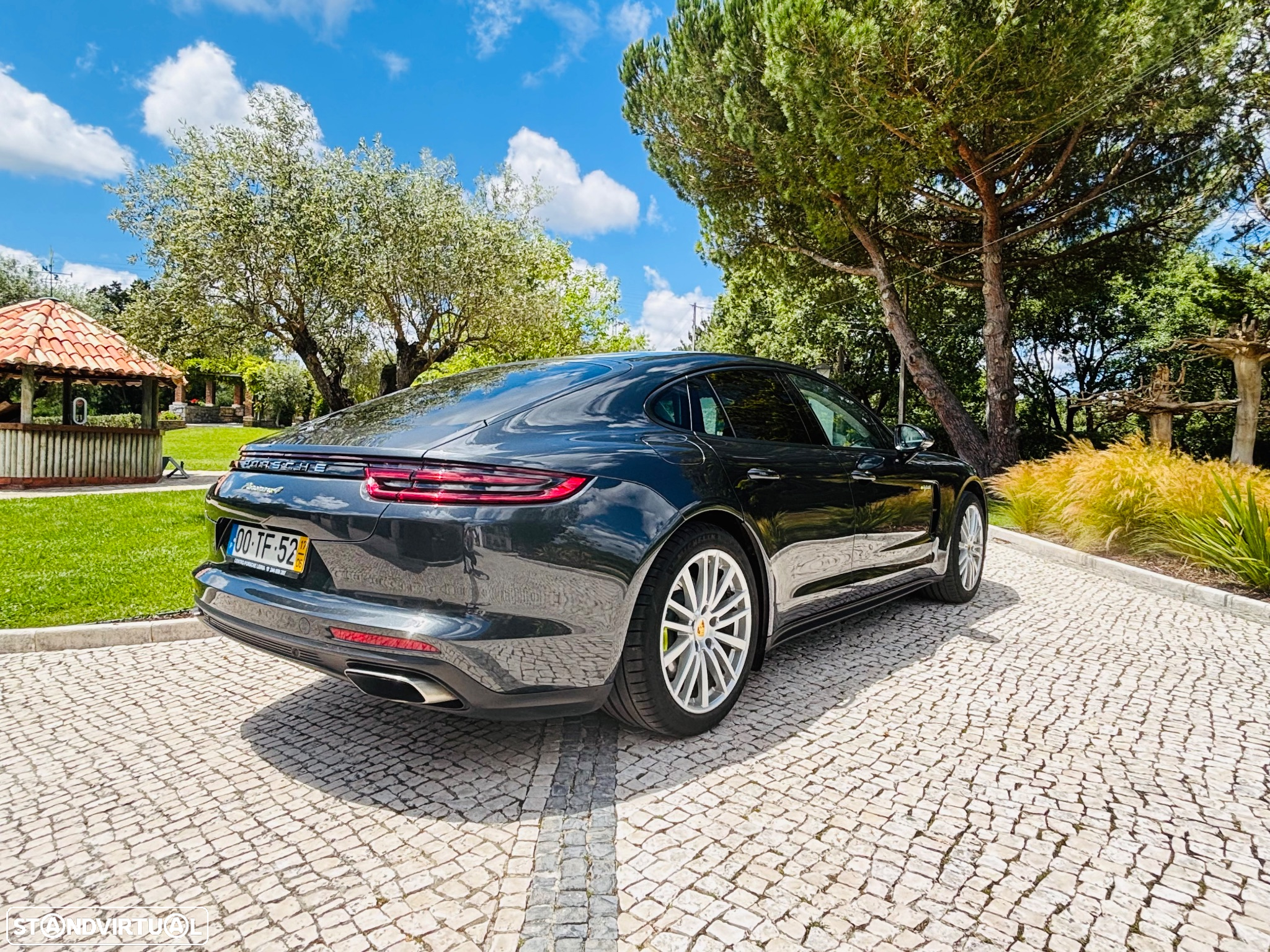 Porsche Panamera 4 E-Hybrid - 14