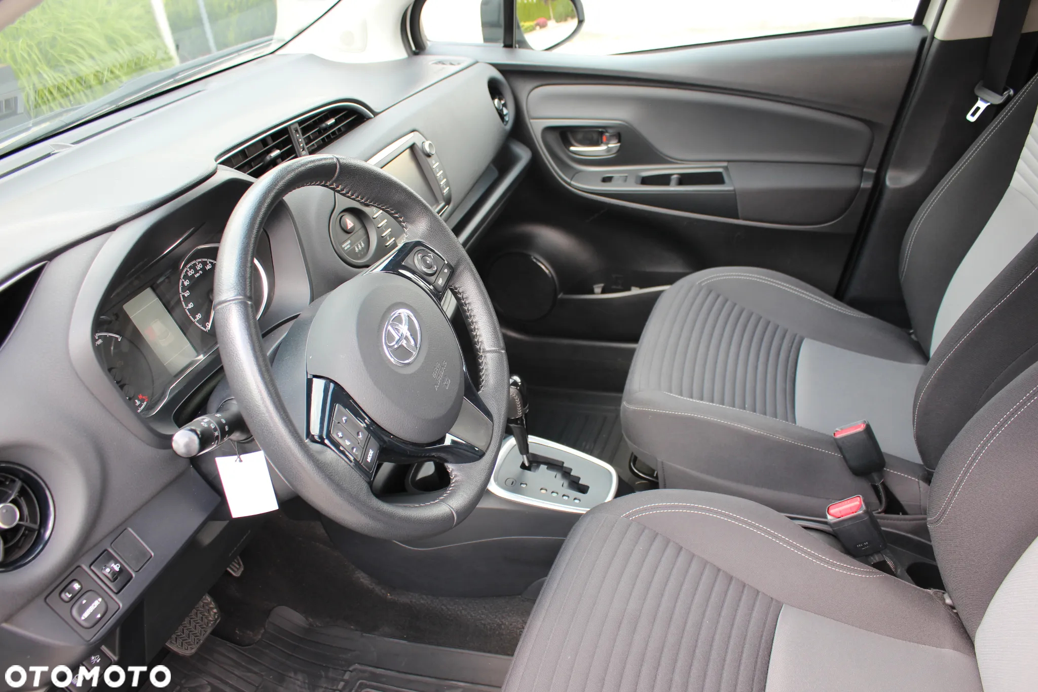 Toyota Yaris Hybrid 1.5 VVT-i Comfort - 13