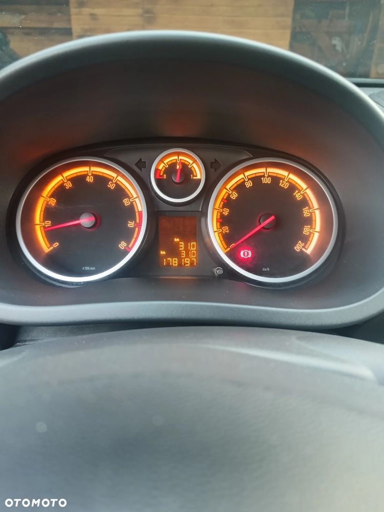 Opel Corsa 1.4 16V Enjoy - 8