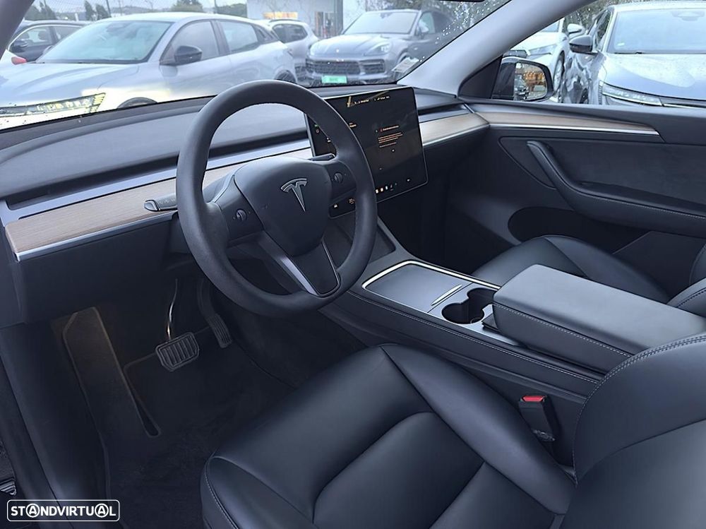 Tesla Model Y Standard - 17