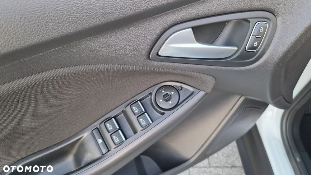 Ford Focus 1.0 EcoBoost Titanium - 22