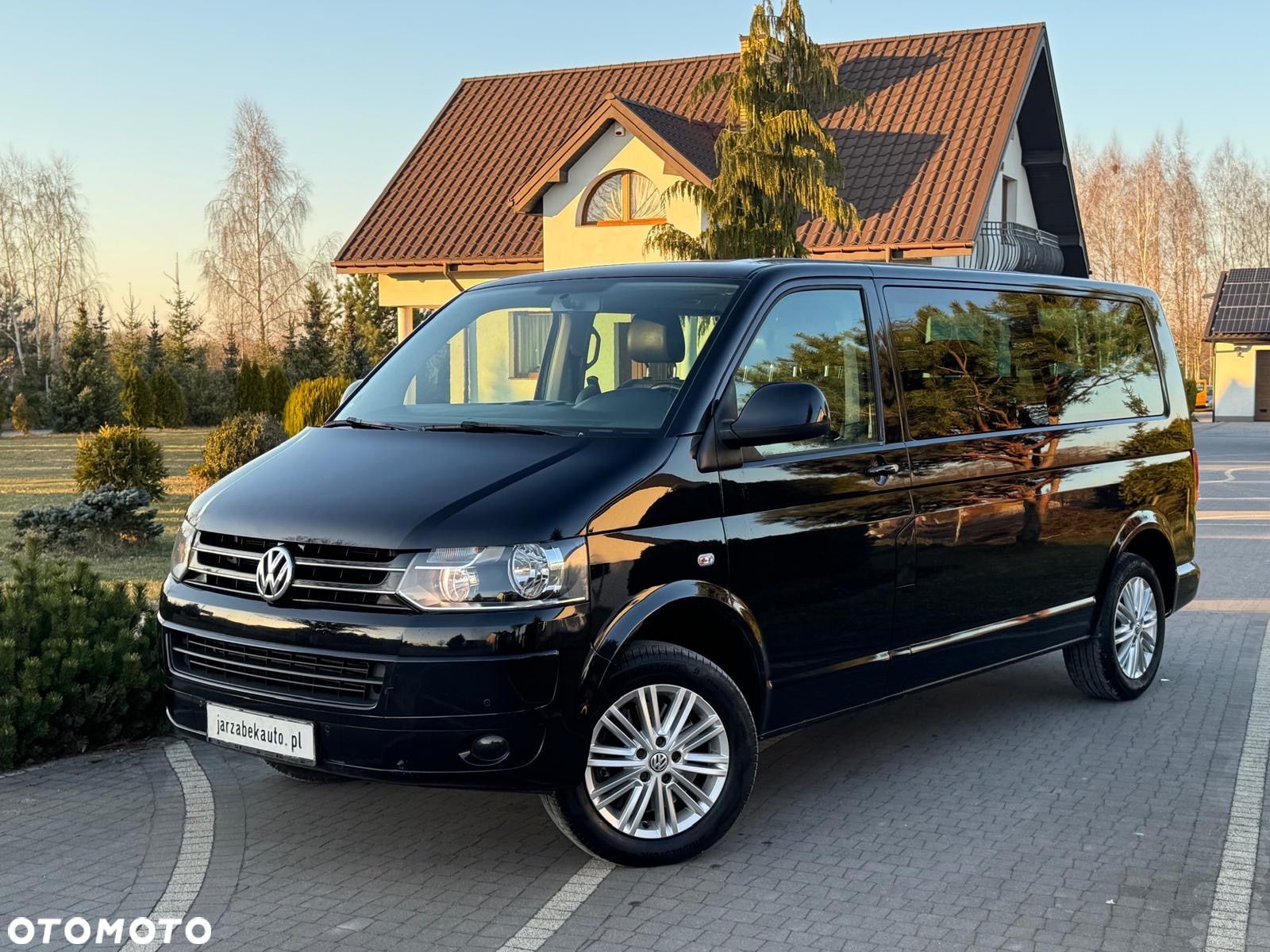 Volkswagen Caravelle - 1