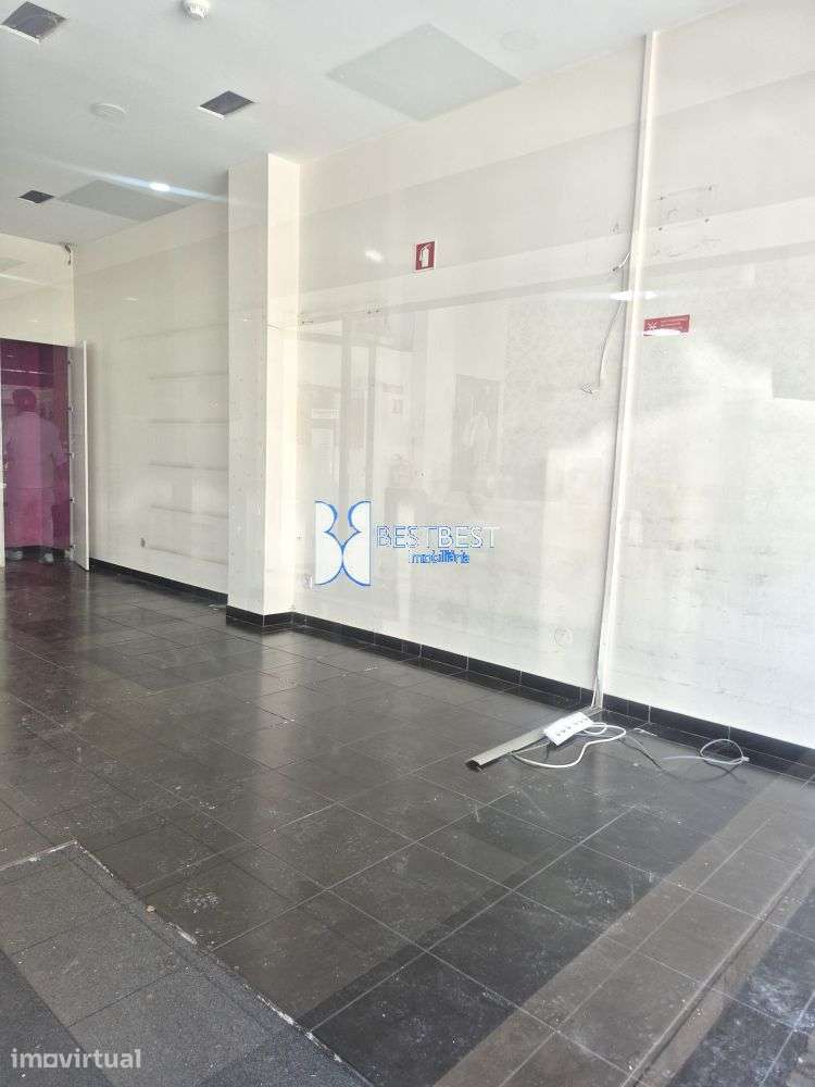LOJA  40 m2, ARRENDAMENTO NO CENTRO DA TROFA - Grande imagem: 4/6