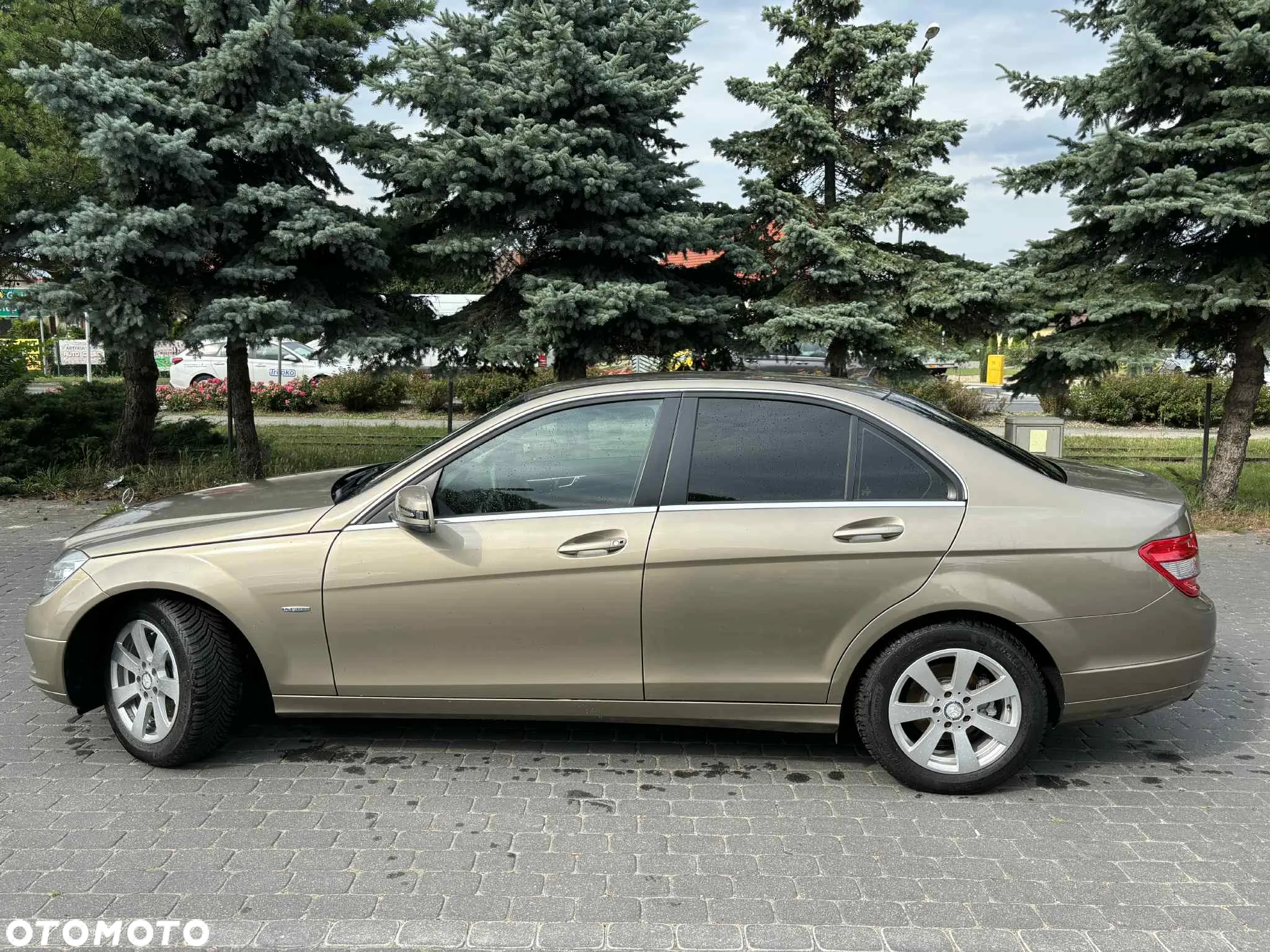 Mercedes-Benz Klasa C 180 CGI BlueEff Elegance - 6