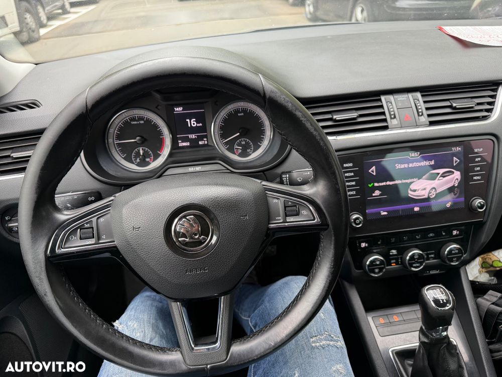 Skoda Octavia 2.0 TDI DSG Style - 24