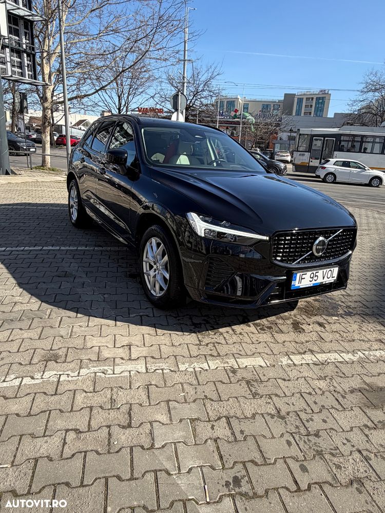 Volvo XC 60 B4 MHEV AT AWD Ultimate Dark - 3