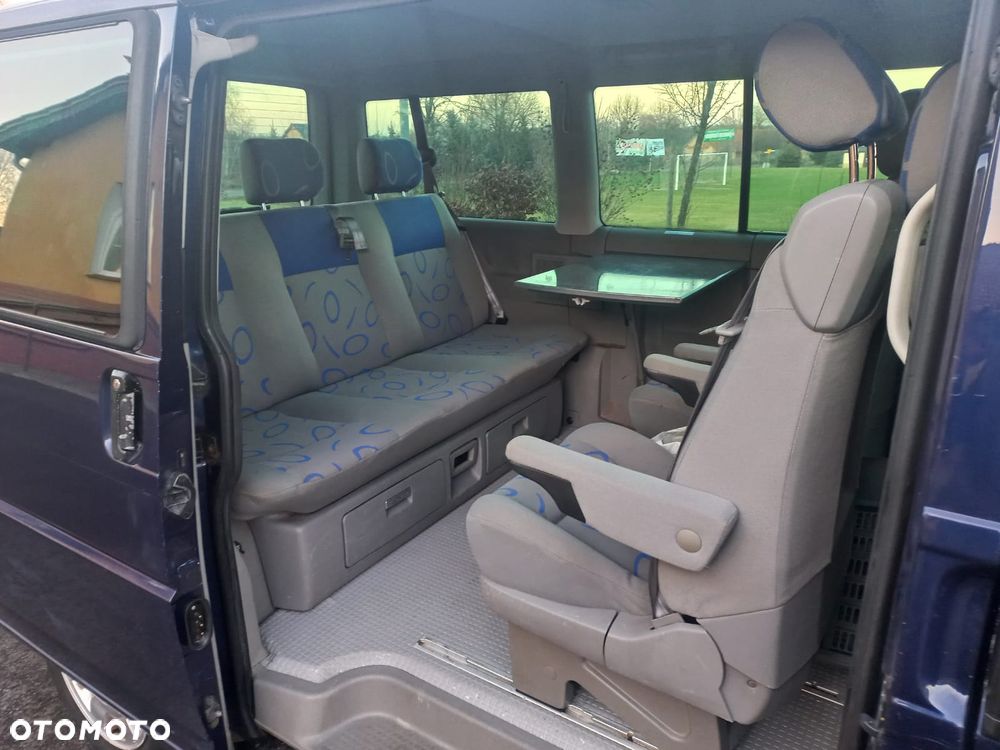 Volkswagen Multivan - 7