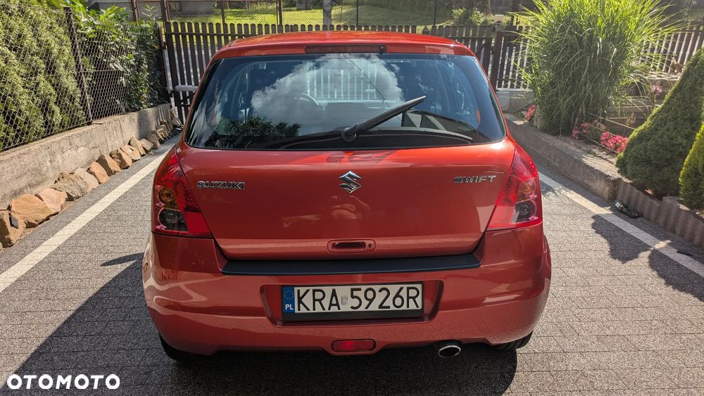 Suzuki Swift - 4