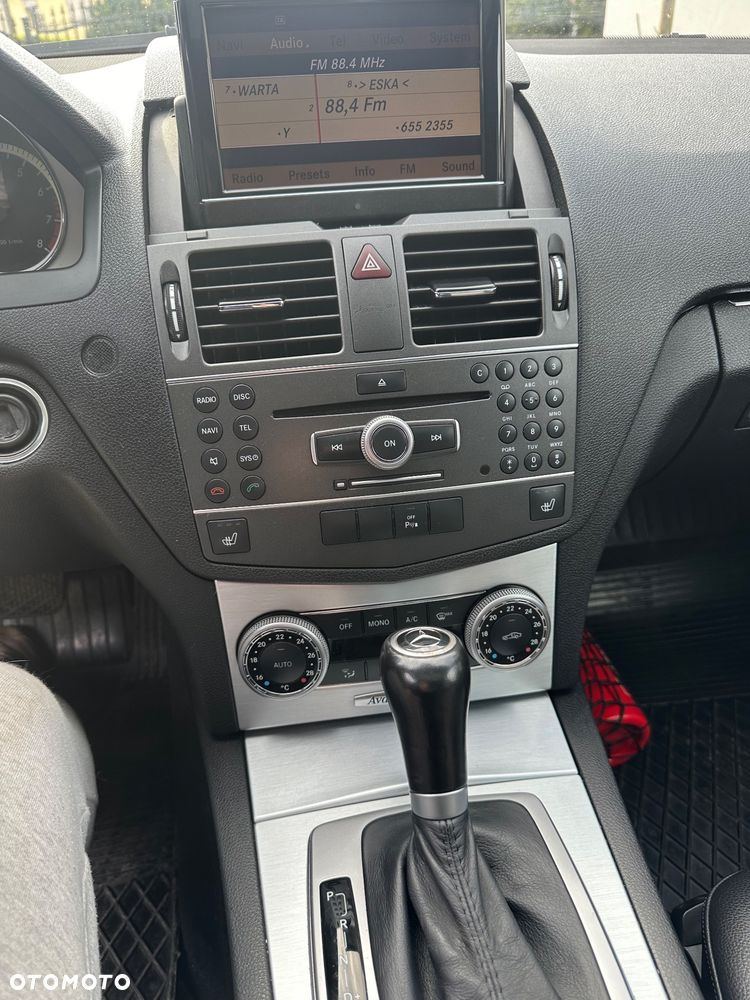 Mercedes-Benz Klasa C 180 CGI Automatik BlueEFFICIENCY Avantgarde - 14