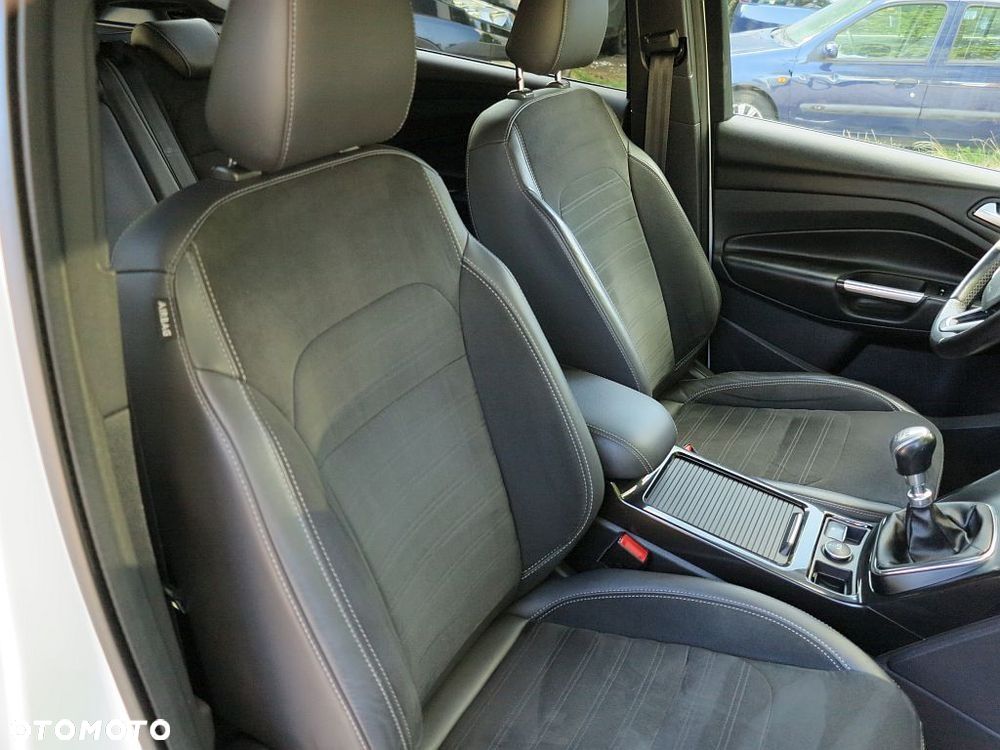 Ford Kuga 2.0 TDCi 4x2 ST-Line - 19