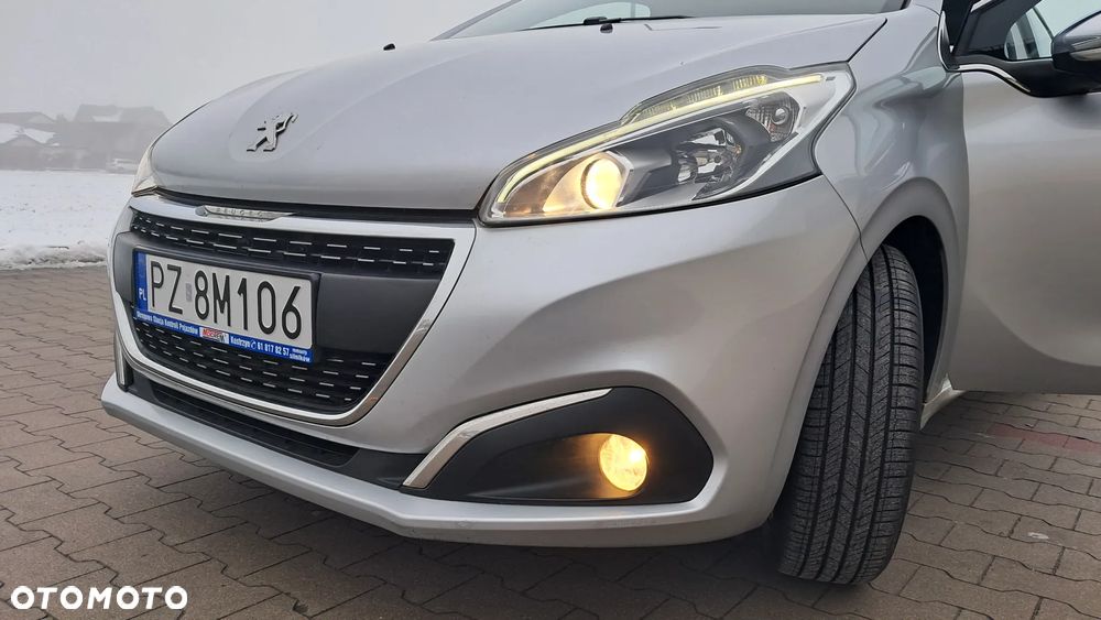 Peugeot 208 1.2 PureTech Allure - 27