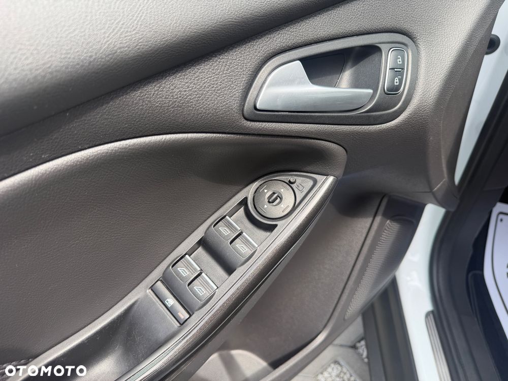Ford Focus 1.0 EcoBoost Titanium ASS - 34