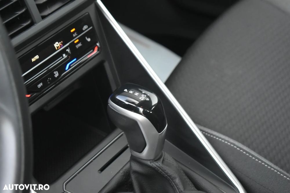 Volkswagen Polo 1.0 TSI DSG Life - 10