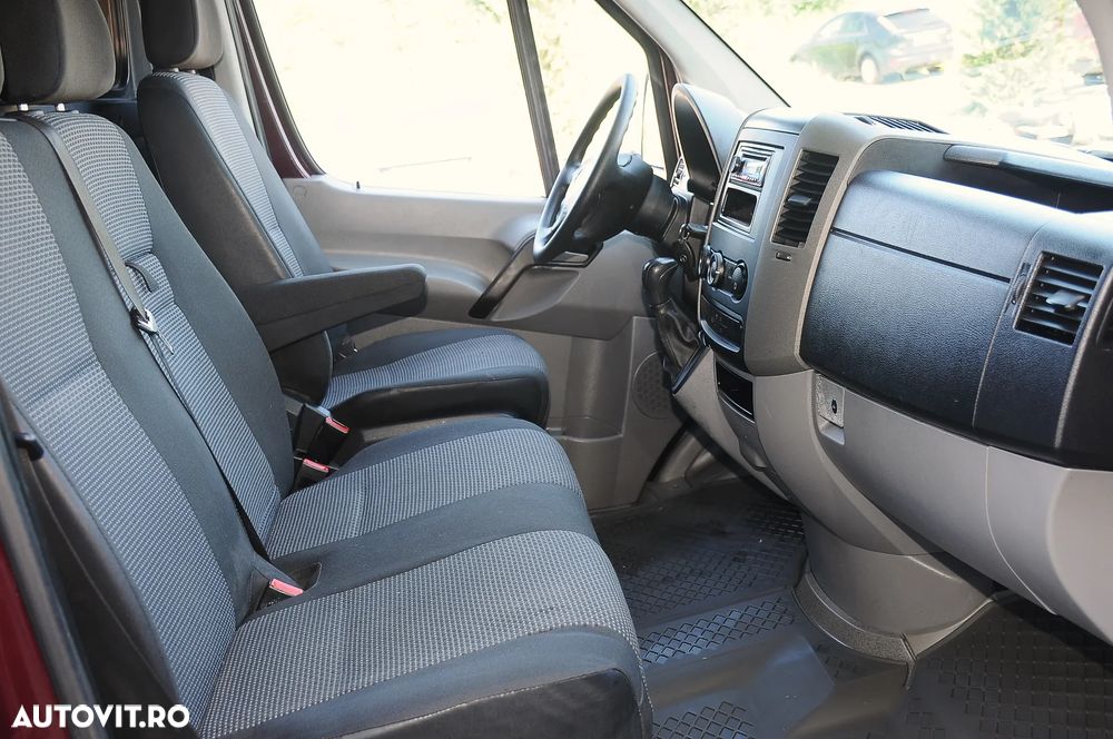 Mercedes-Benz Sprinter - 13