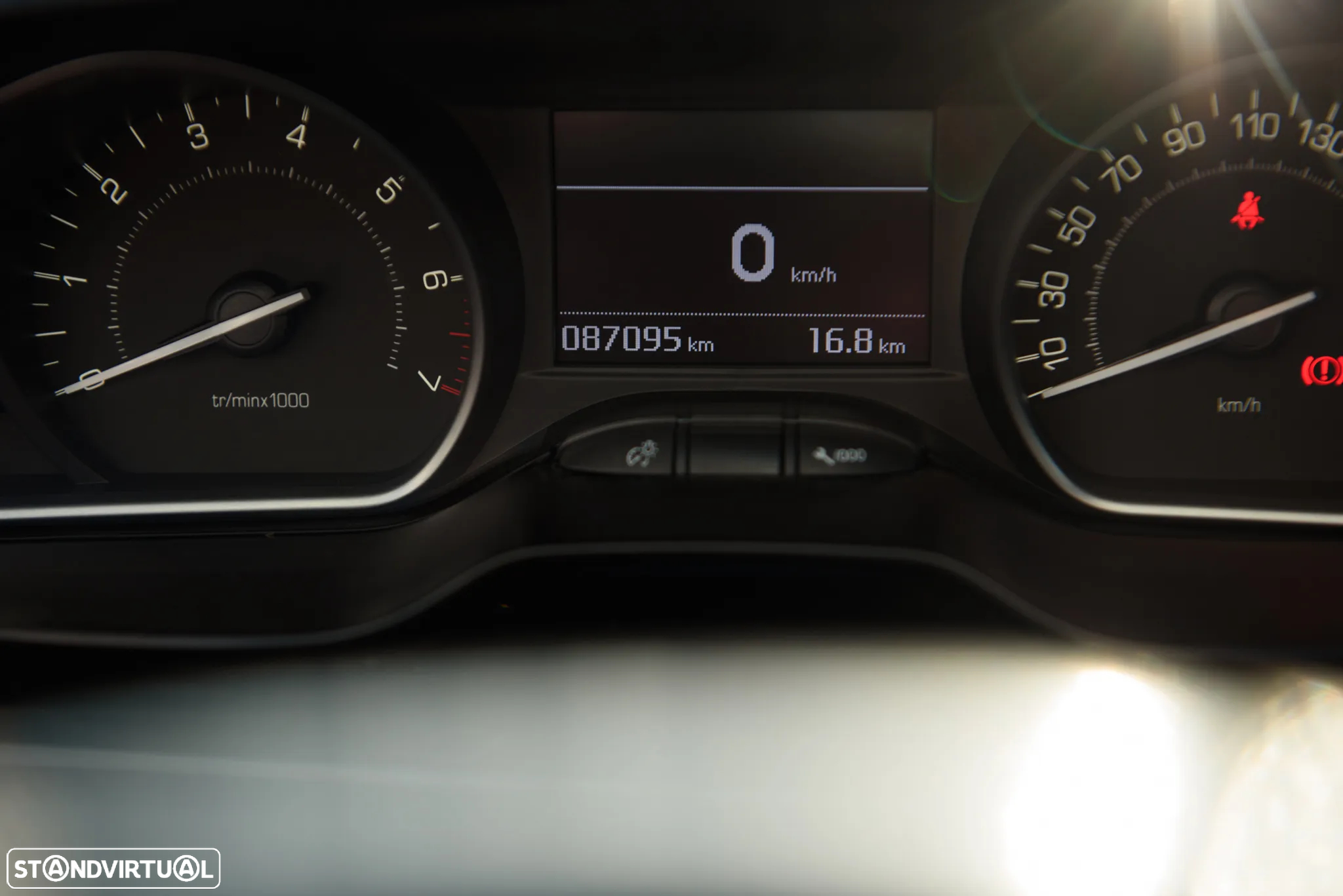 Peugeot 208 1.2 PureTech GT Line - 18