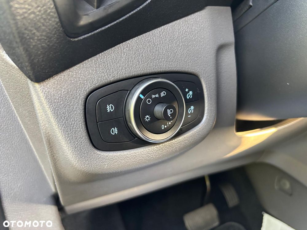 Ford Tourneo Connect Grand - 13