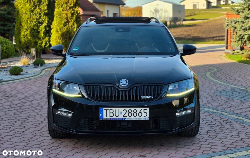 Skoda Octavia Combi 2.0 TDI DSG RS - 38