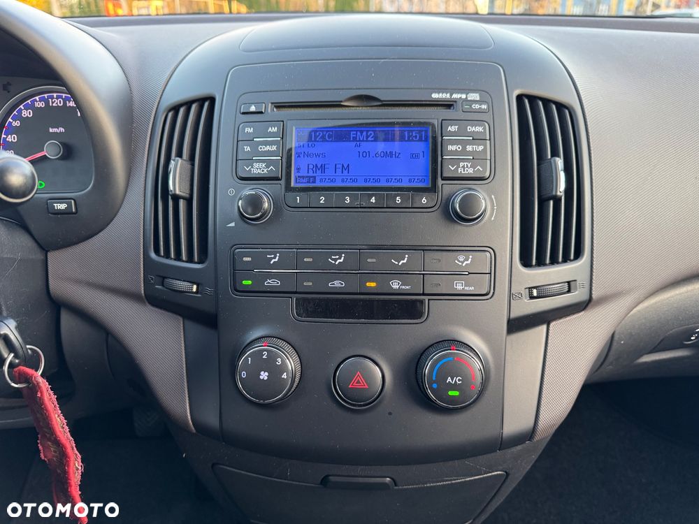 Hyundai i30 1.4 Comfort World Cup - 12