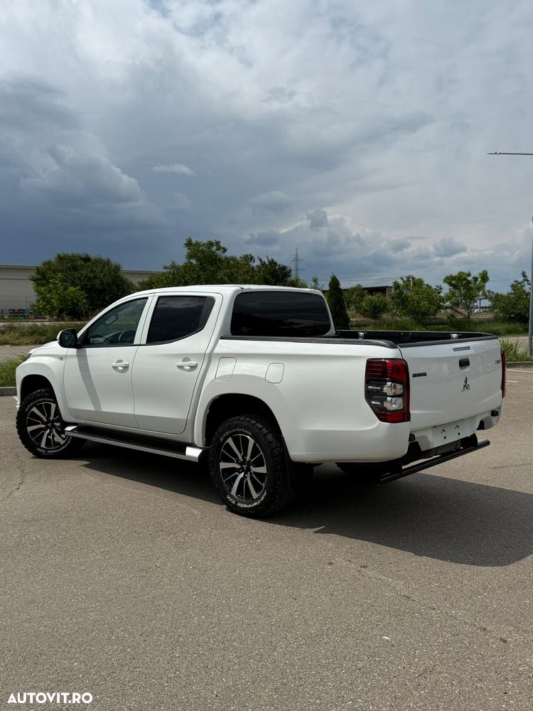 Mitsubishi L200 Double Cab 2.2 DI-D M/T Instyle - 3