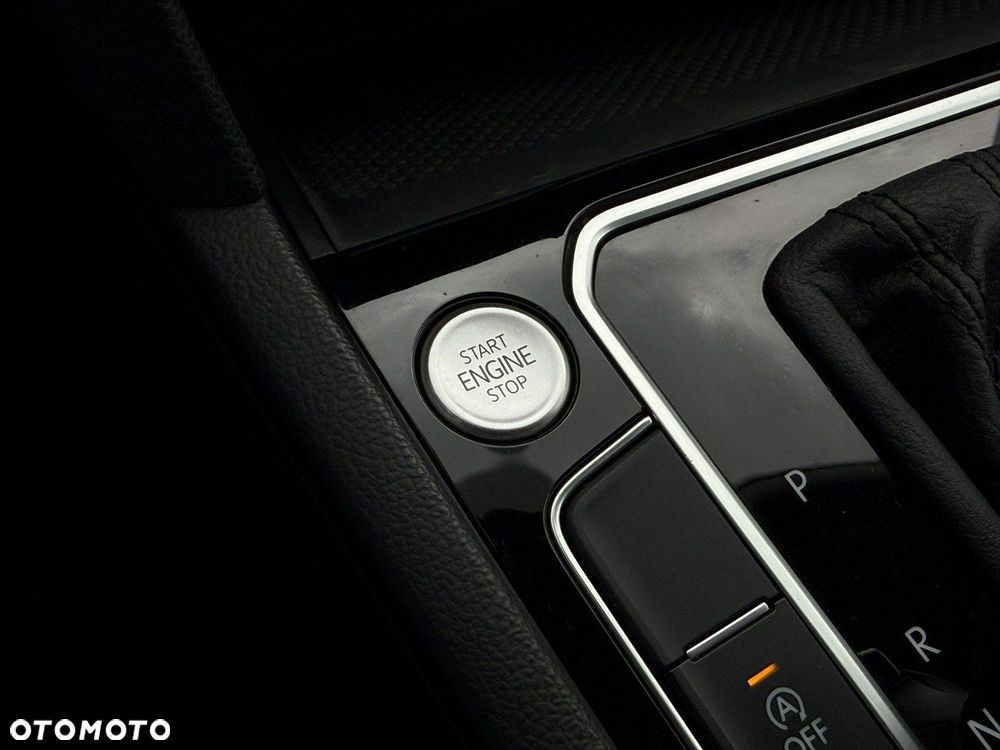 Volkswagen Passat - 30