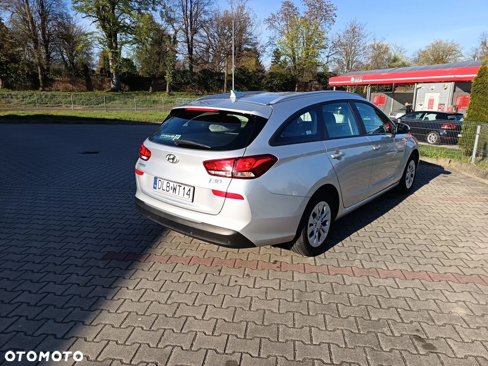 Hyundai i30 1.5 DPI Classic + - 9