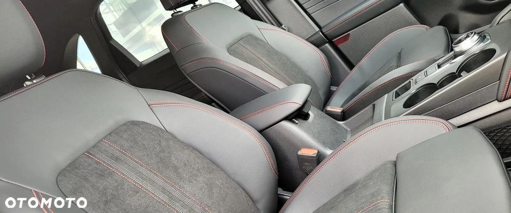 Ford Kuga 2.5 FHEV AWD ST-Line eCVT - 13