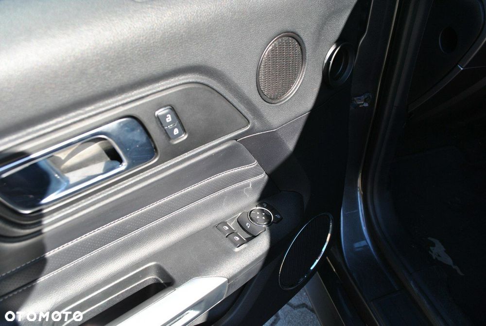 Ford Mustang - 10