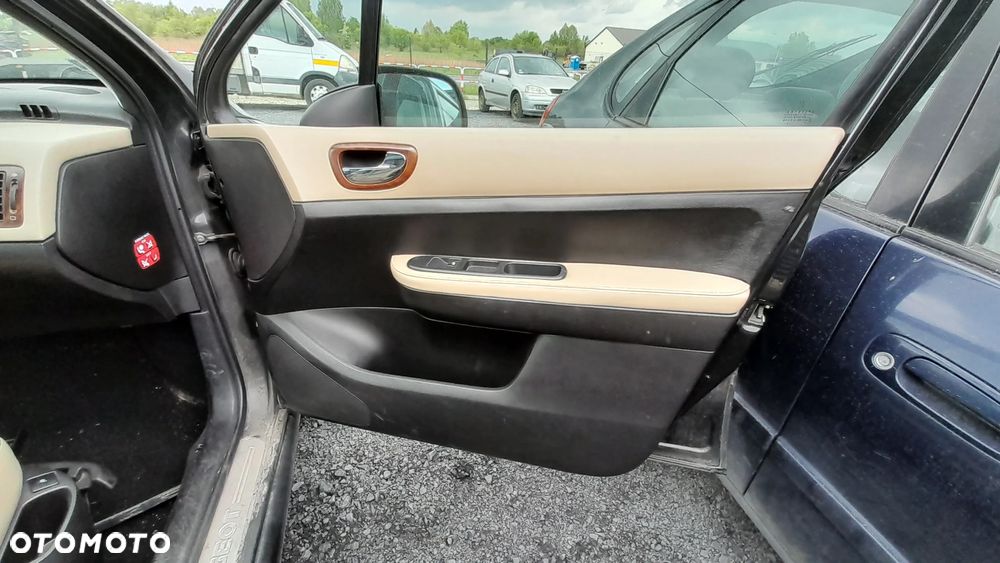 PEUGEOT 307 WNĘTRZE SKÓRA KANAPA FOTELE BOCZKI  nr. 27/5 - 6