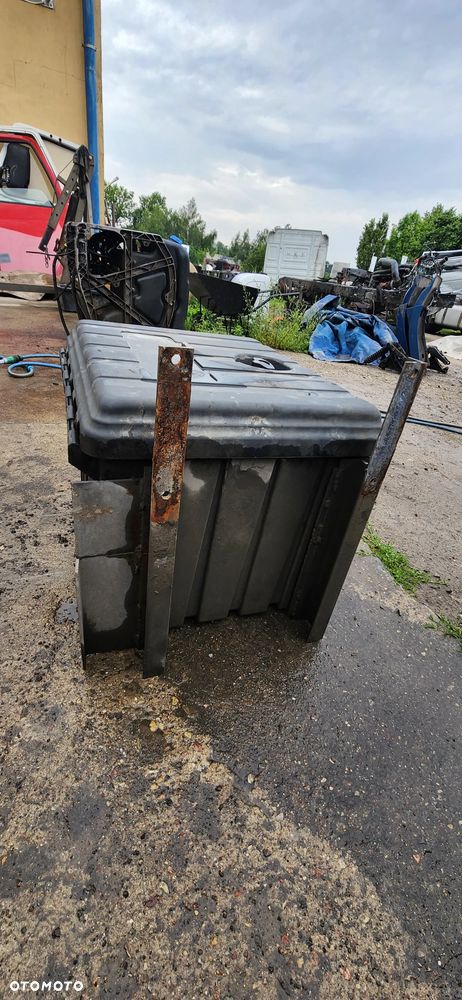 SKRZYNKA NARZĘDZIOWA NACZEPY Volvo fh4 2014 EURO 6 - 1