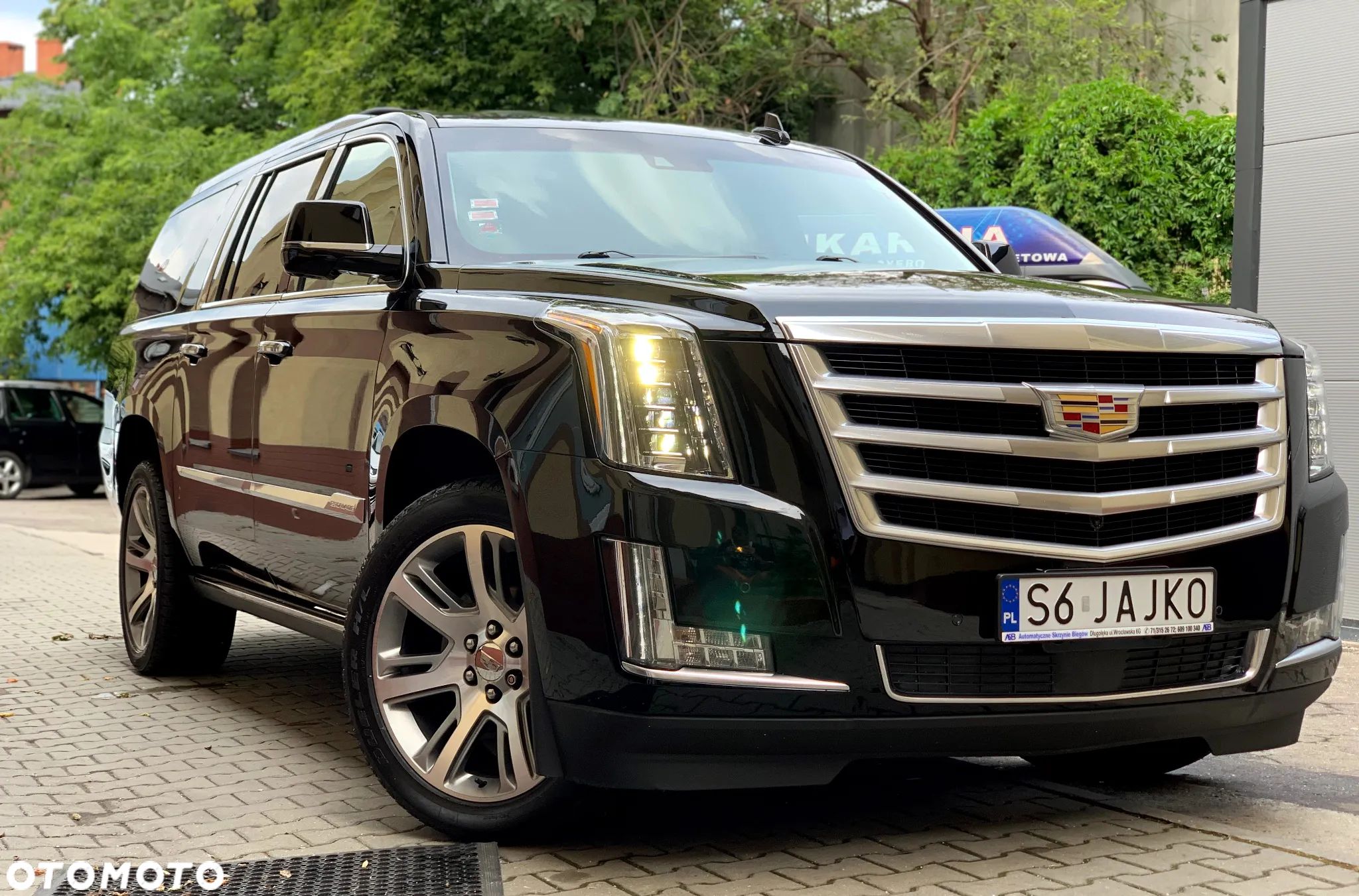 Cadillac Escalade ESV 6.2 V8 AWD AT Premium - 1